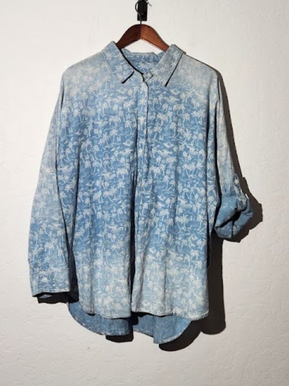 American Eagle Women's Roll-tab Oversize Button-Down Shirt Size Large